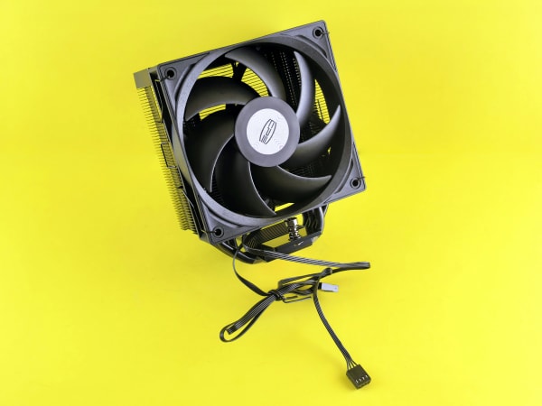 PCケースファンとケーブル先のpin端子