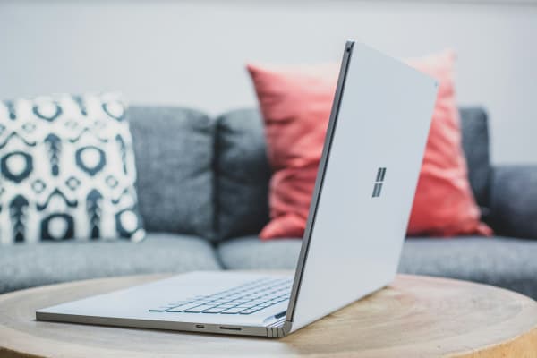 Microsoftのノートパソコン