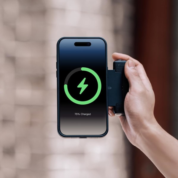 充電できるカメラグリップ