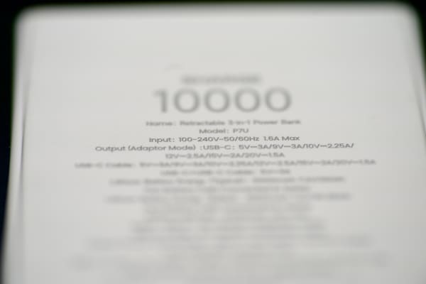 充電器の裏のInput表記