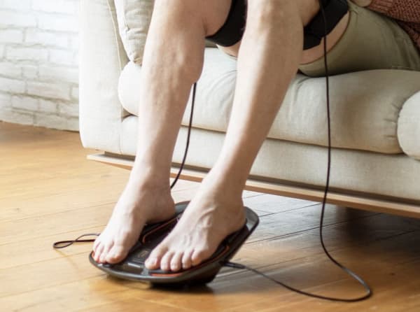 床置きタイプの足用EMS