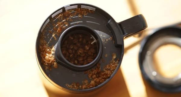 焙煎している様子