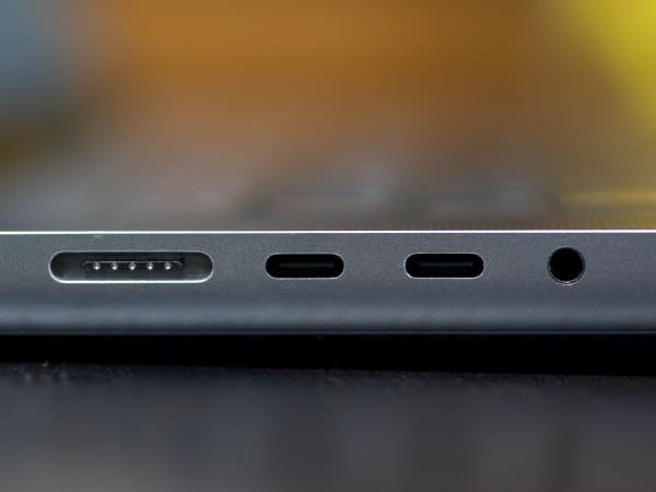 MacBook ProのUSBポート