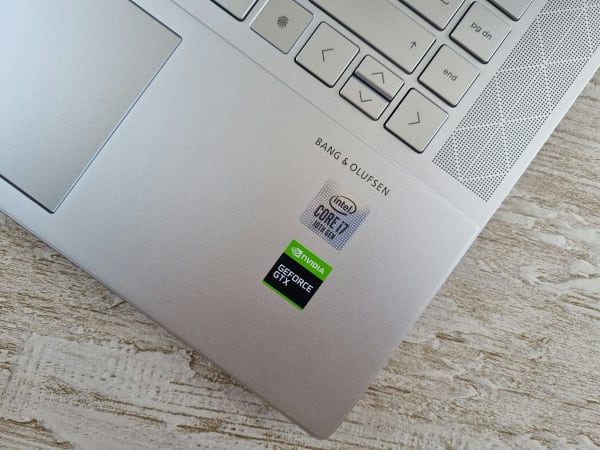 Intelのステッカー