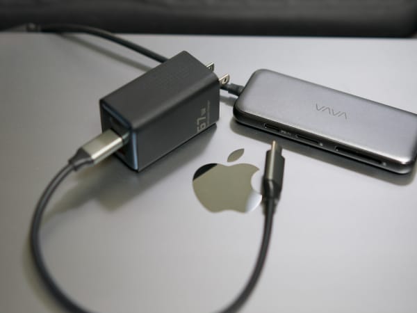 USBハブと充電器