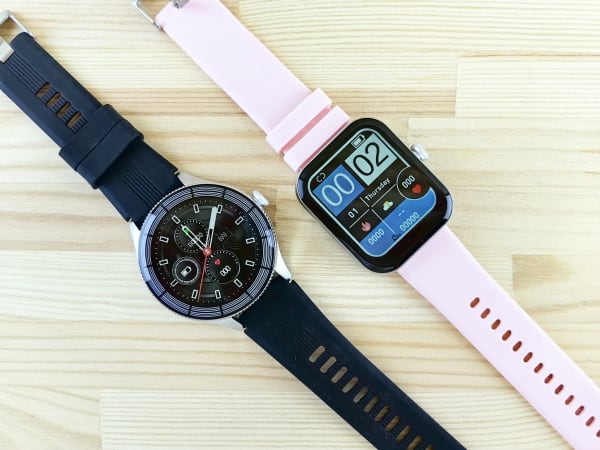 丸型と四角型のスマートウォッチ