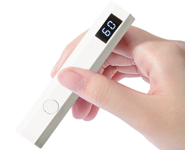 ペン型のハンディネイルライト