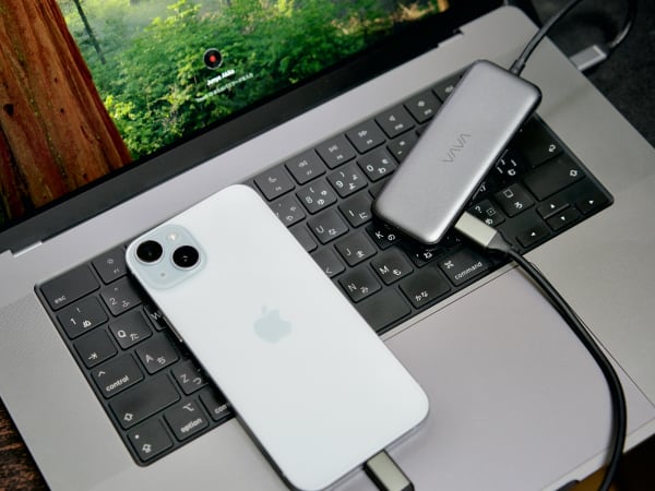 MacBookとiPhone