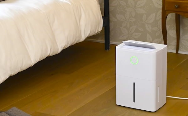 寝室にある除湿機