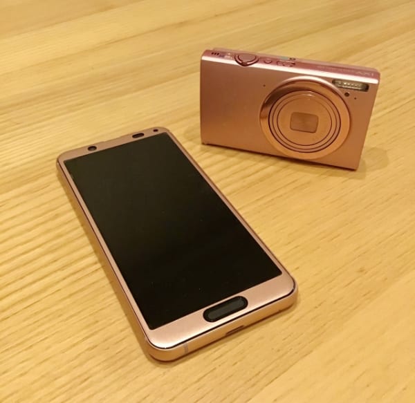 スマホとコンデジ