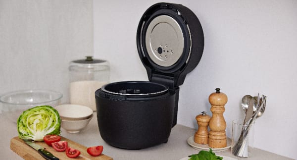 キッチンに置かれたパナソニックの炊飯器