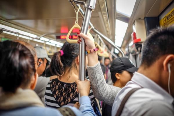 ラッシュ時の電車内