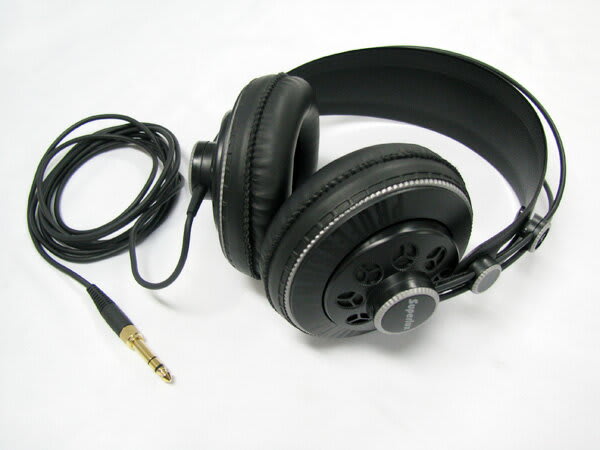 Superlux ヘッドフォン HD681